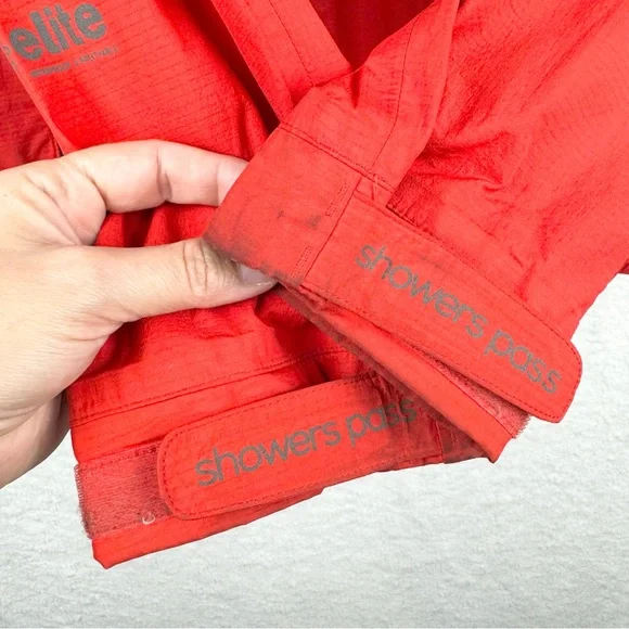 Showers Pass Men's Refuge Jacket Red Size M Outdoor Biking Mountaineering Hiking - Picture 6 of 16